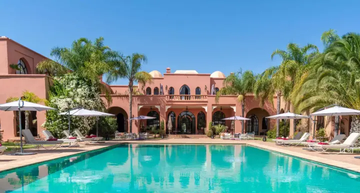 Top-7-destinations-marocaines-pour-louer-une-villa-cet-ete-2025.webp