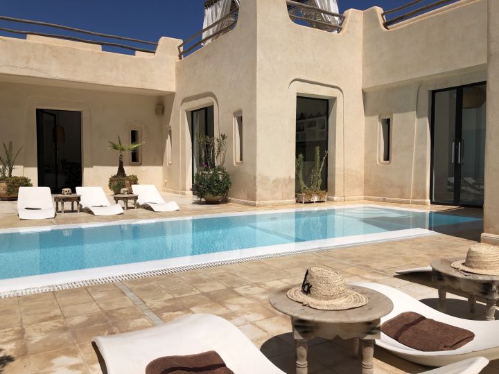 Villa-a-louer-au-Maroc-avec-services-inclus.jpg